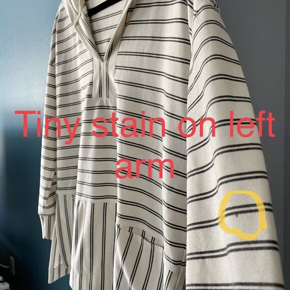 MELLO DAY Women's White And Black Striped W/front Pockets Sweatshirt Medium - Picture 13 of 13